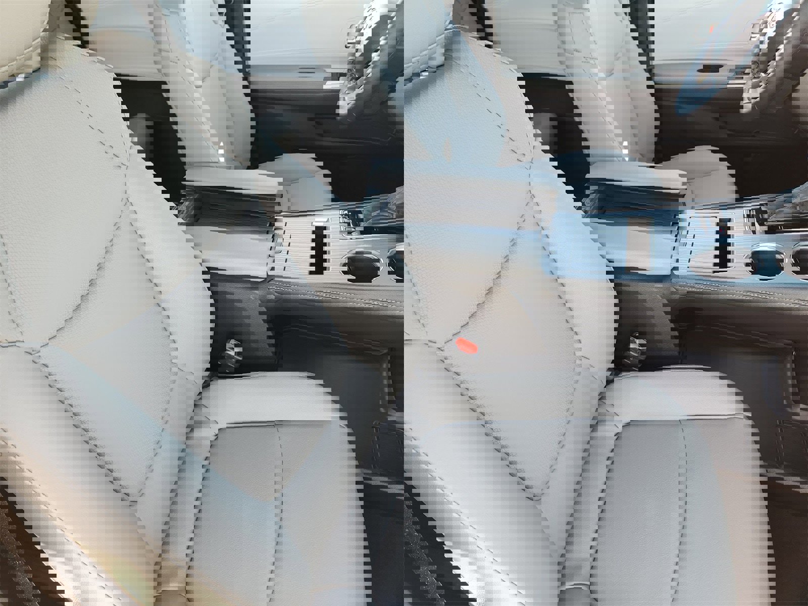 Used 2026 Toyota Sienna XLE image 20