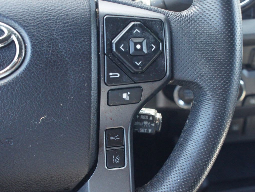Used 2021 Toyota Tacoma TRD Sport AWD/4WD image 9