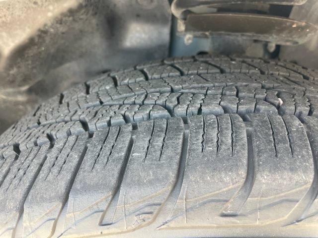 Used 2016 Jeep Cherokee Limited w/ Luxury Group AWD/4WD image 30