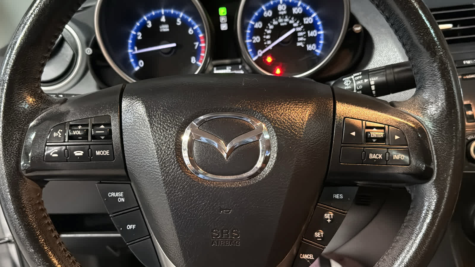 Used 2013 MAZDA MAZDA3 i Touring w/ Preferred Equipment Pkg FWD image 11