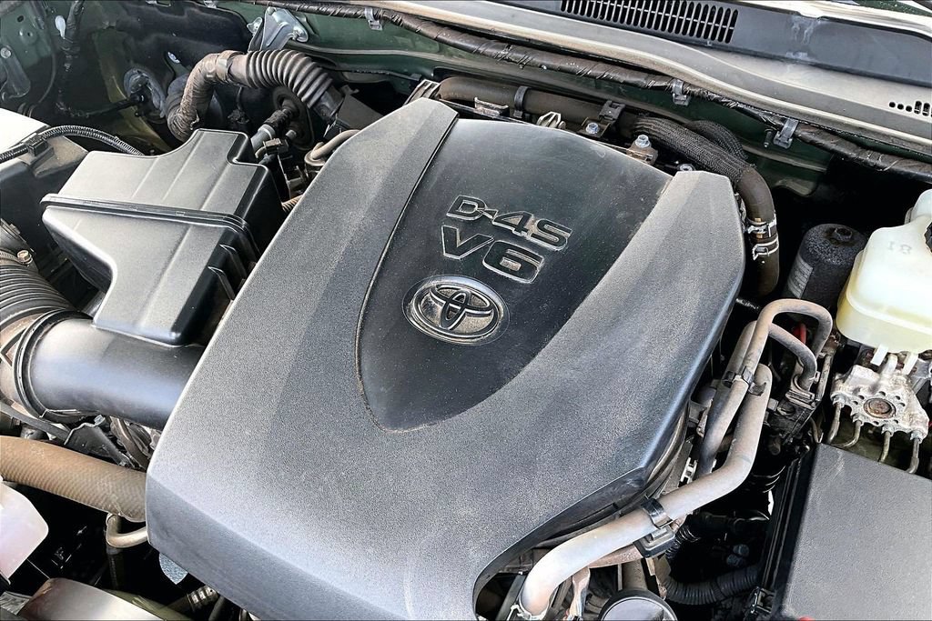 Used 2021 Toyota Tacoma SR AWD/4WD image 35