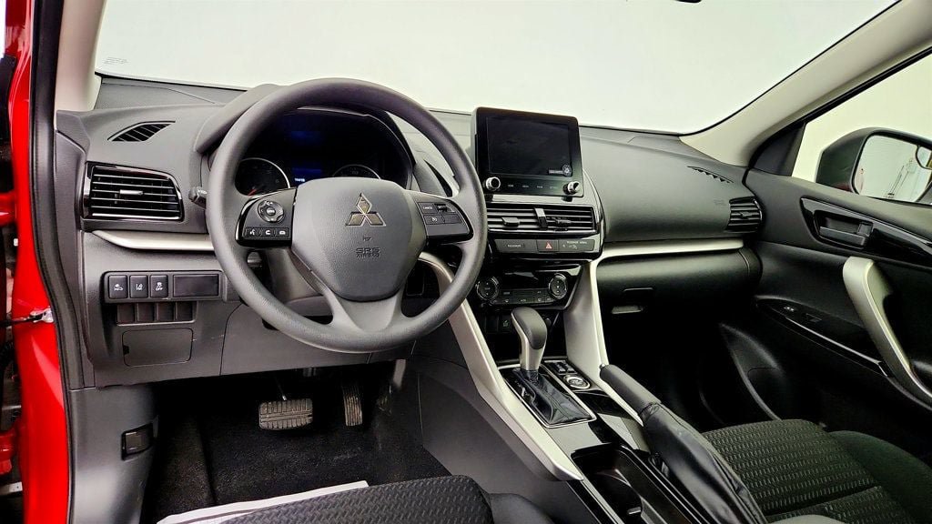 Used 2026 Mitsubishi Eclipse Cross LE AWD/4WD image 12