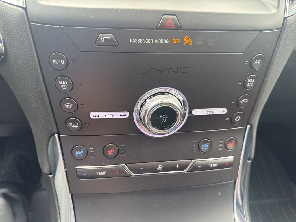 Used 2020 Ford Edge Titanium w/ Equipment Group 301A AWD/4WD image 22