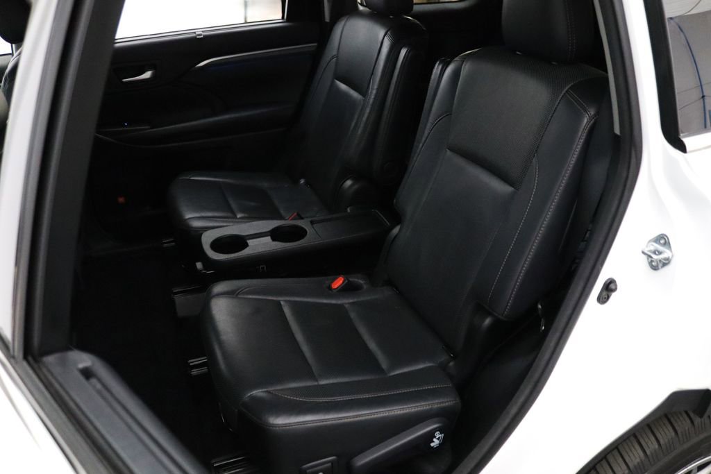 Used 2017 Toyota Highlander Limited AWD/4WD image 10