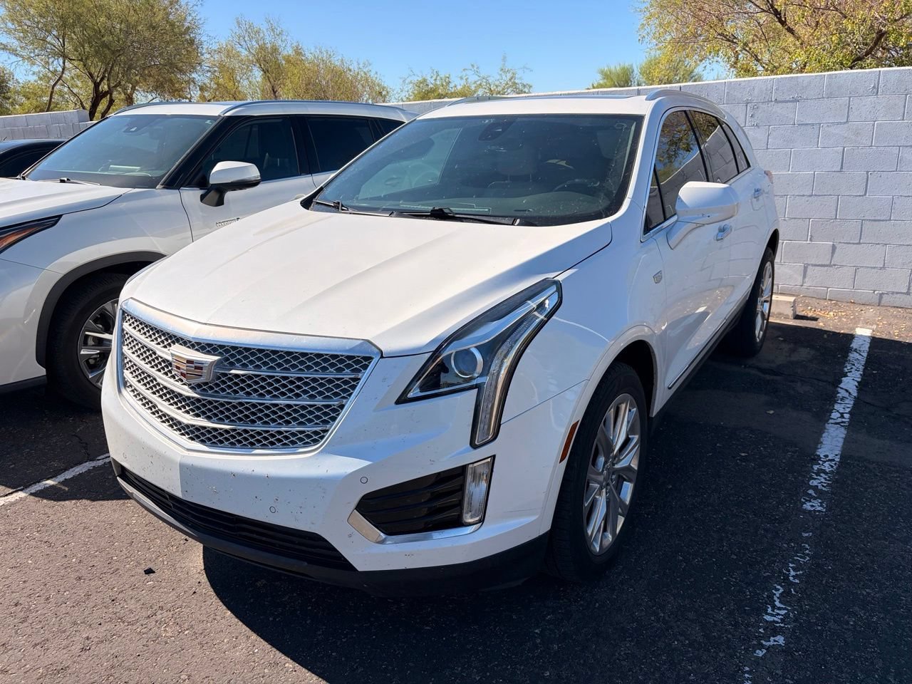 Used 2019 Cadillac XT5 Luxury w/ LPO, Radiant Package FWD image 2