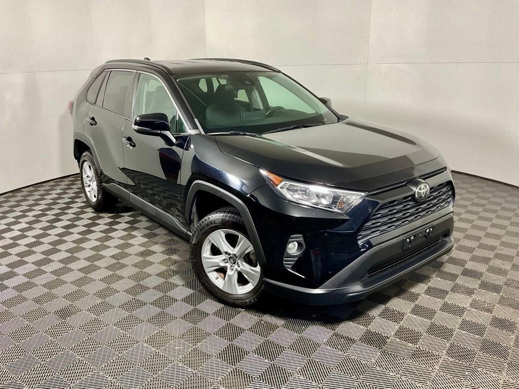 Used 2021 Toyota RAV4 XLE image 3
