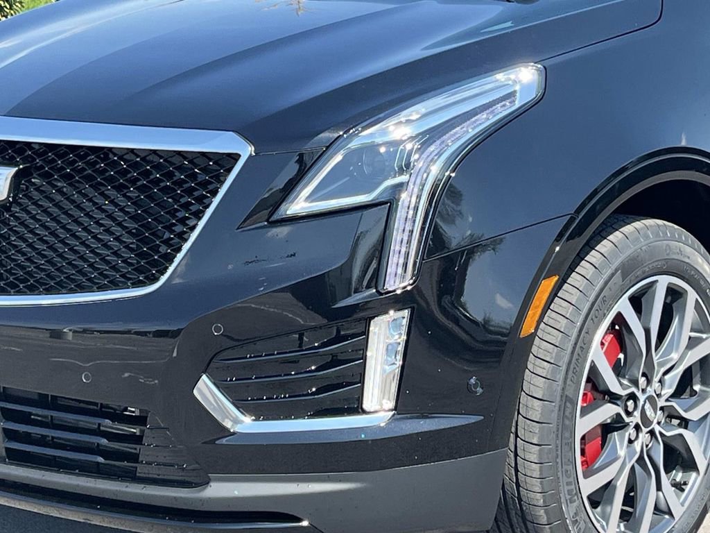 New 2026 Cadillac XT5 Sportv w/ LPO, Onyx Lite Package AWD/4WD image 9