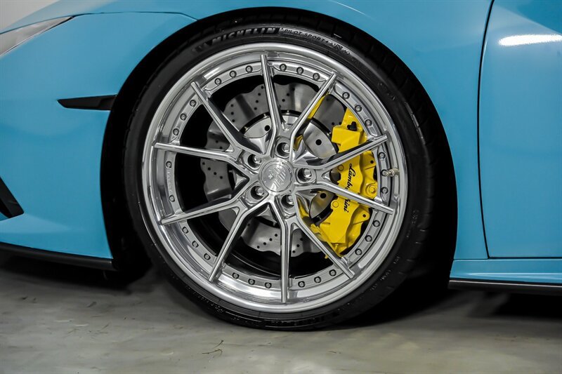 Used 2021 Lamborghini Huracan EVO RWD image 8