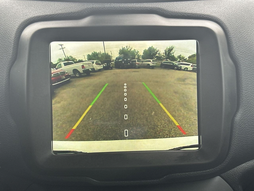 Certified 2023 Jeep Renegade Latitude AWD/4WD image 40