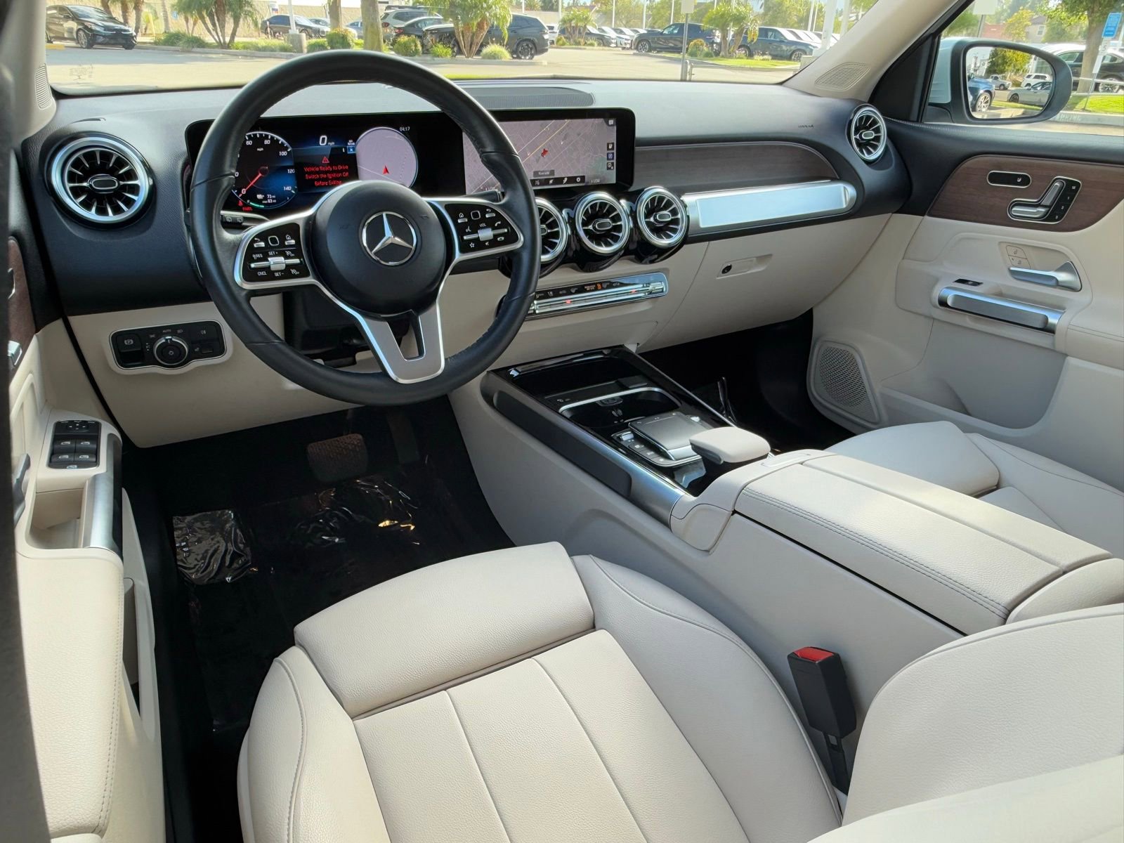 Used 2023 Mercedes-Benz EQB 300 4MATIC image 32