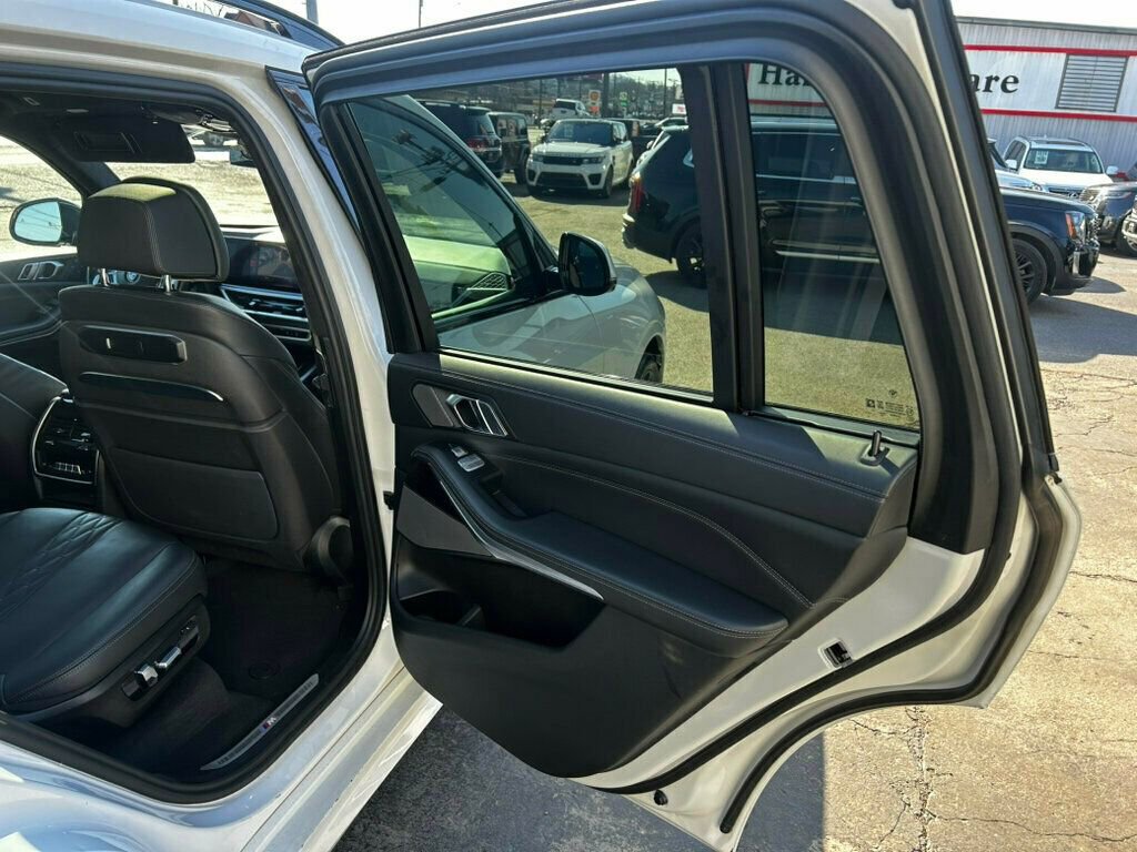 Used 2023 BMW X7 xDrive40i w/ Executive Package image 19
