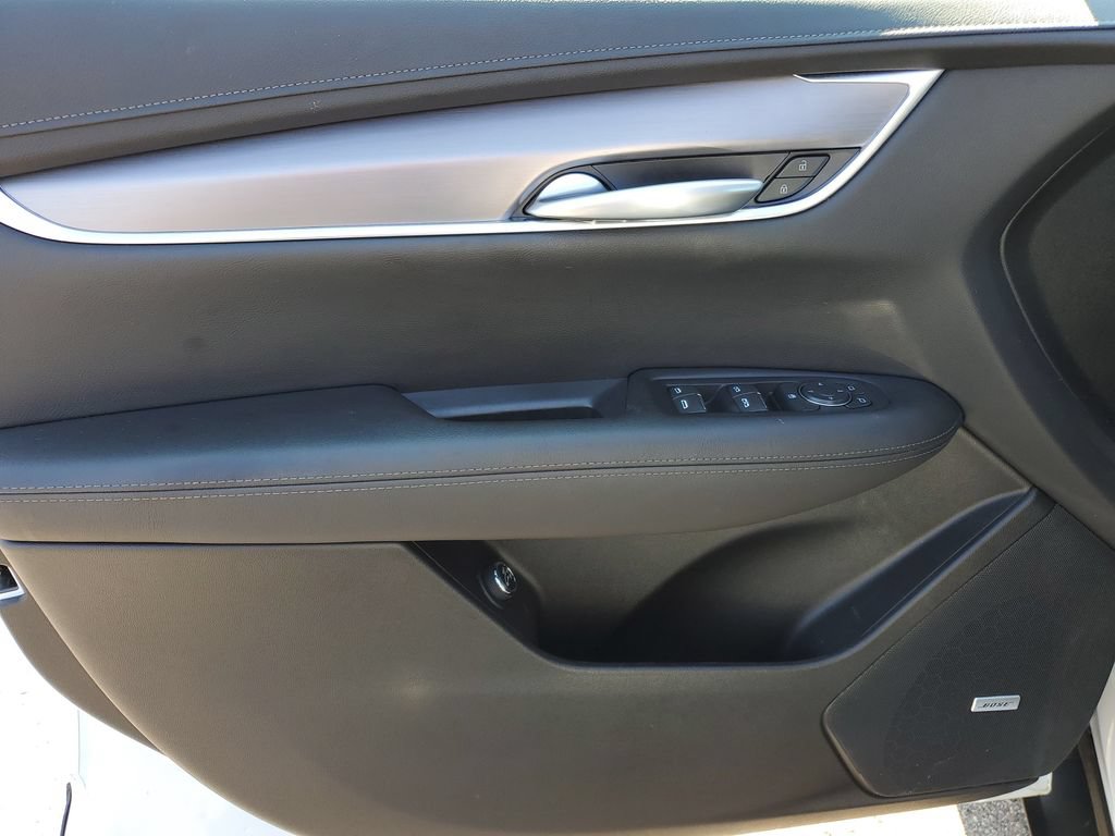 Used 2025 Cadillac XT5 Luxury w/ LPO, Floor Liner Package AWD/4WD image 18