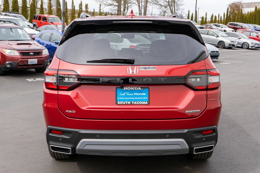 New 2025 Honda Pilot Touring image 7
