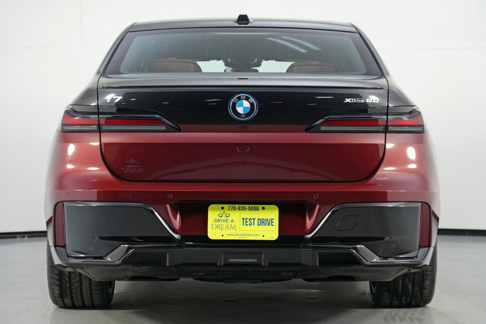 Used 2024 BMW i7 xDrive60 image 11