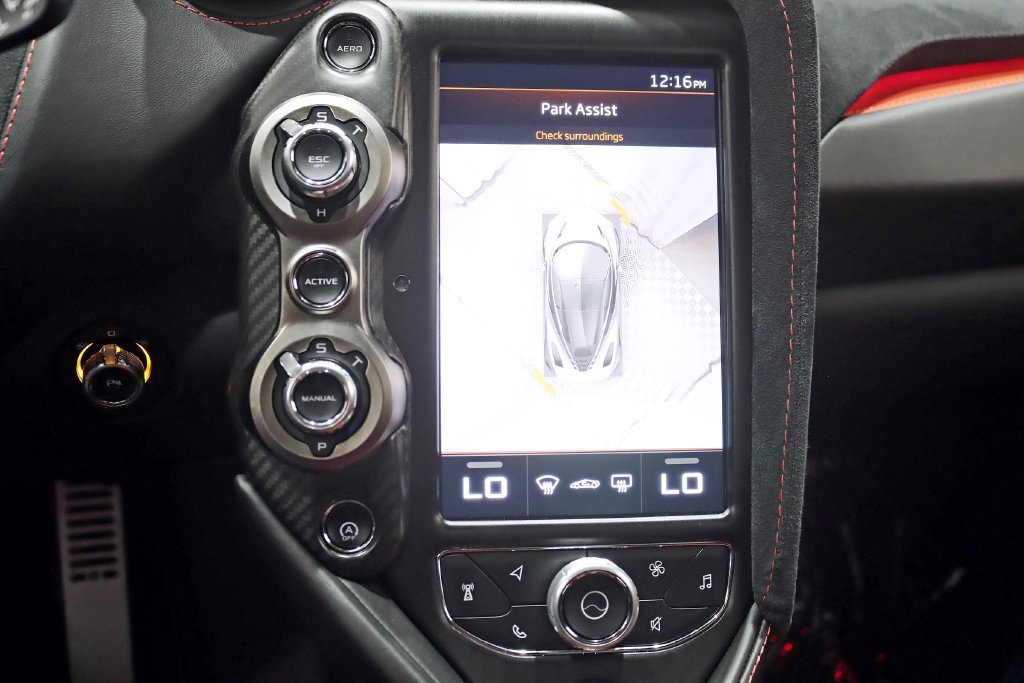 Used 2018 McLaren 720S Performance RWD image 33