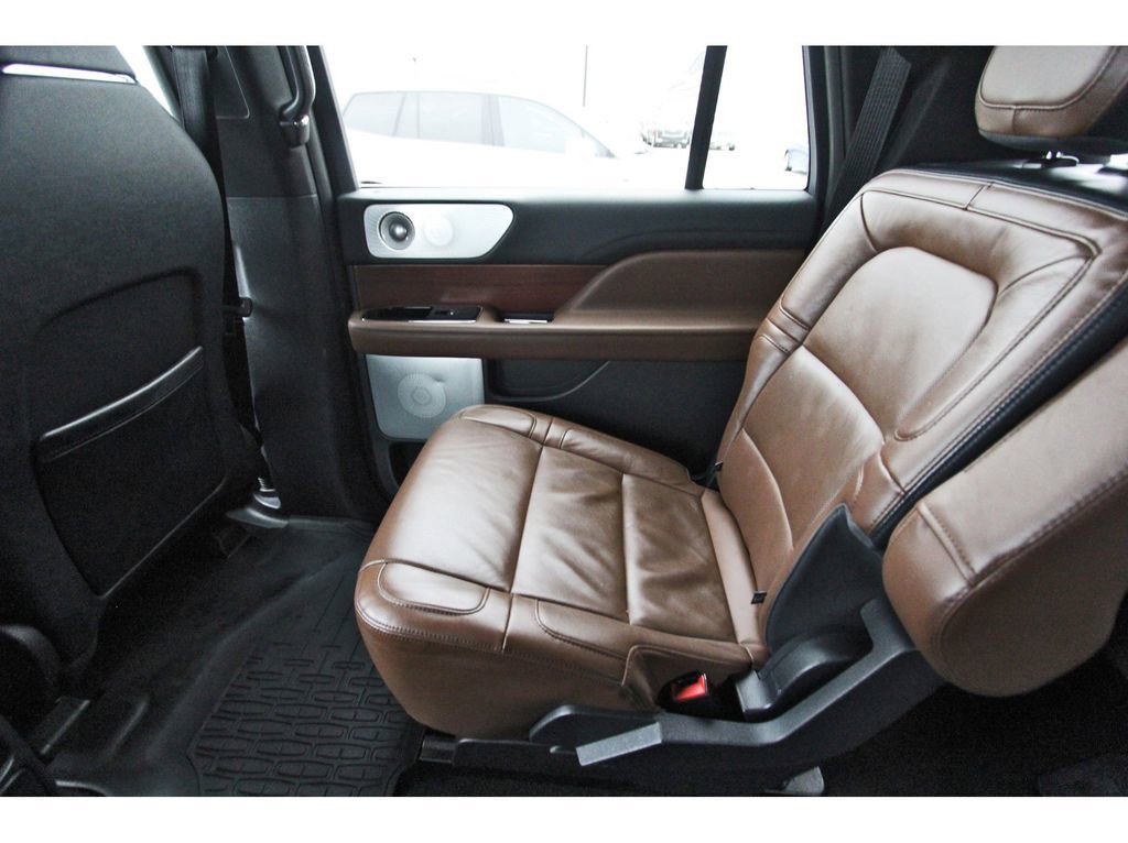 Used 2022 Lincoln Navigator L Reserve image 12