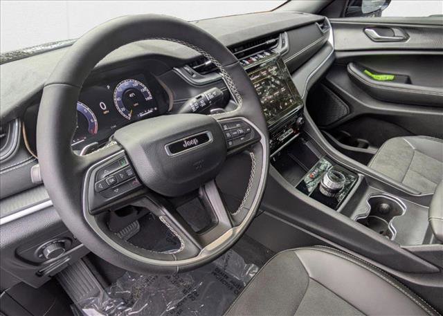 New 2025 Jeep Grand Cherokee L Altitude image 3