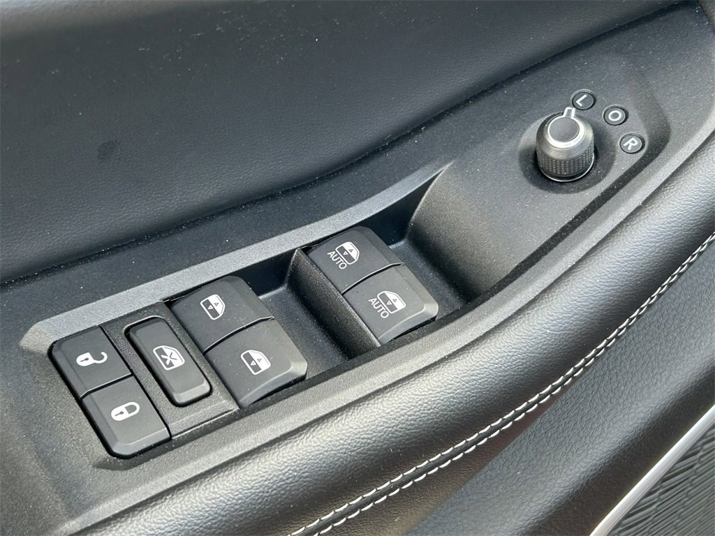 Used 2022 Jeep Grand Cherokee L Laredo image 19