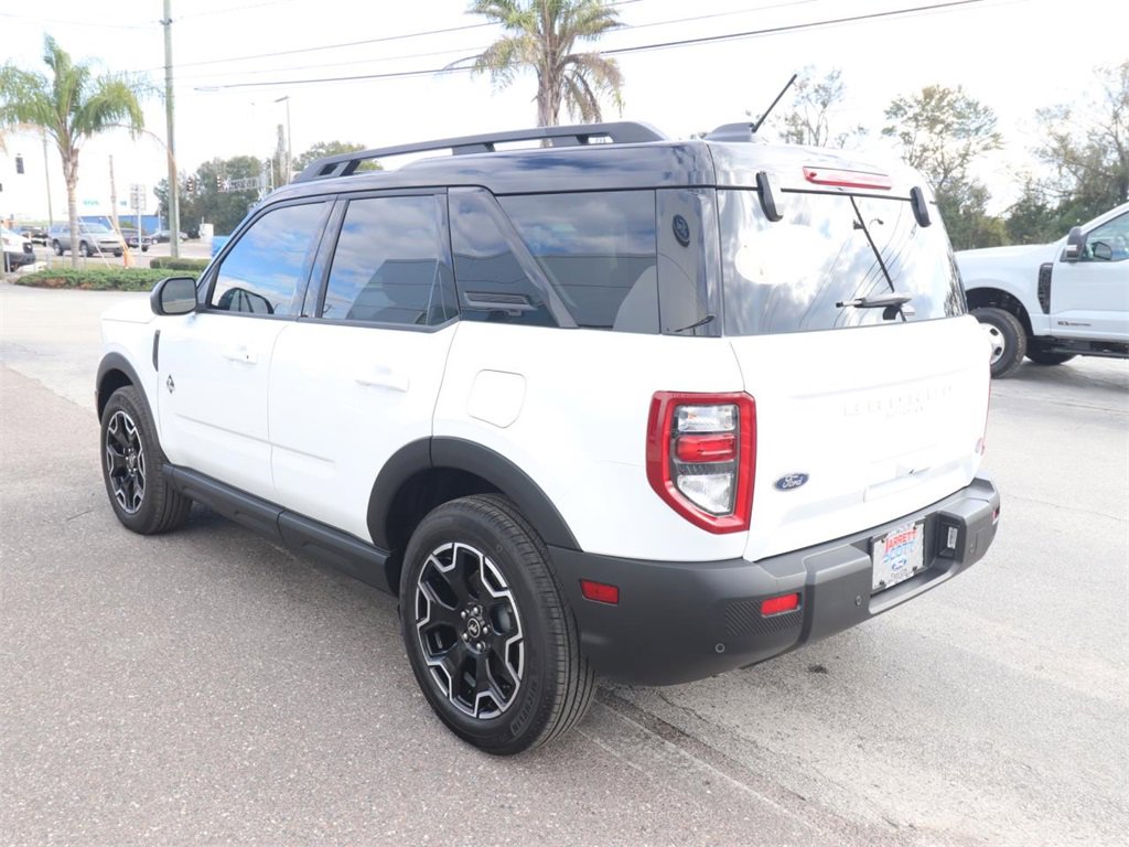 Used 2025 Ford Bronco Sport Outer Banks image 9