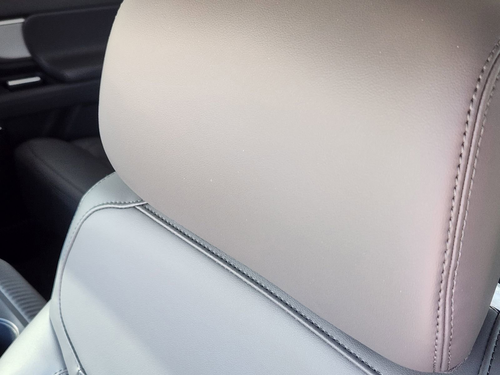 New 2026 Ford Expedition Active image 15