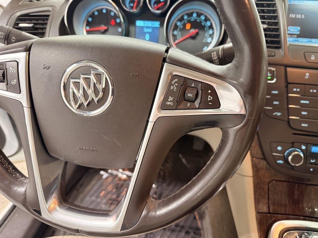 Used 2013 Buick Regal Premium image 17