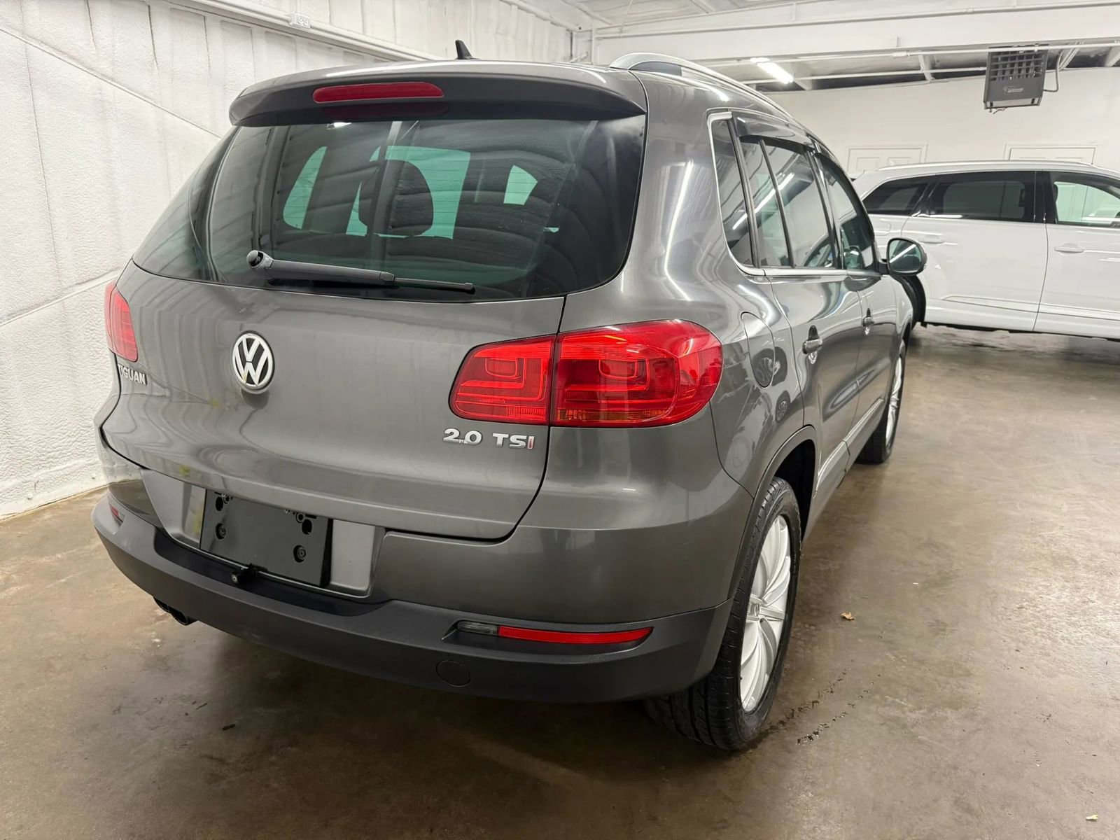 Used 2012 Volkswagen Tiguan SEL FWD image 11