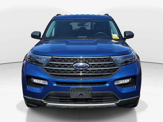 Used 2022 Ford Explorer XLT w/ Equipment Group 202A image 8