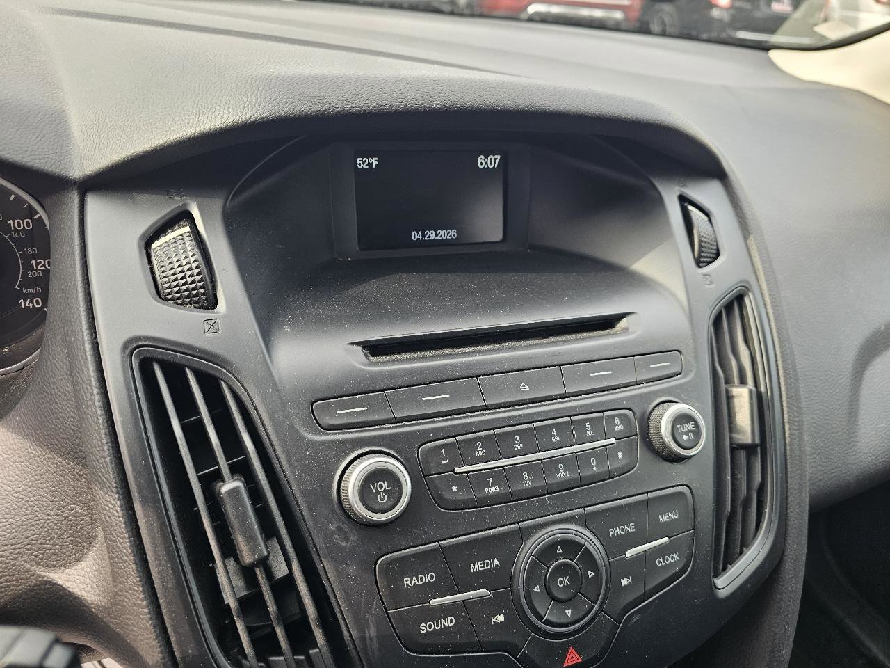 Used 2015 Ford Focus SE FWD image 24