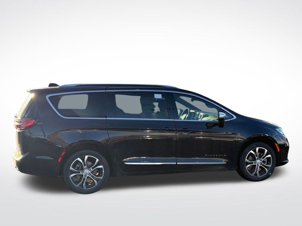 New 2026 Chrysler Pacifica Pinnacle w/ Trailer Tow Group video 2