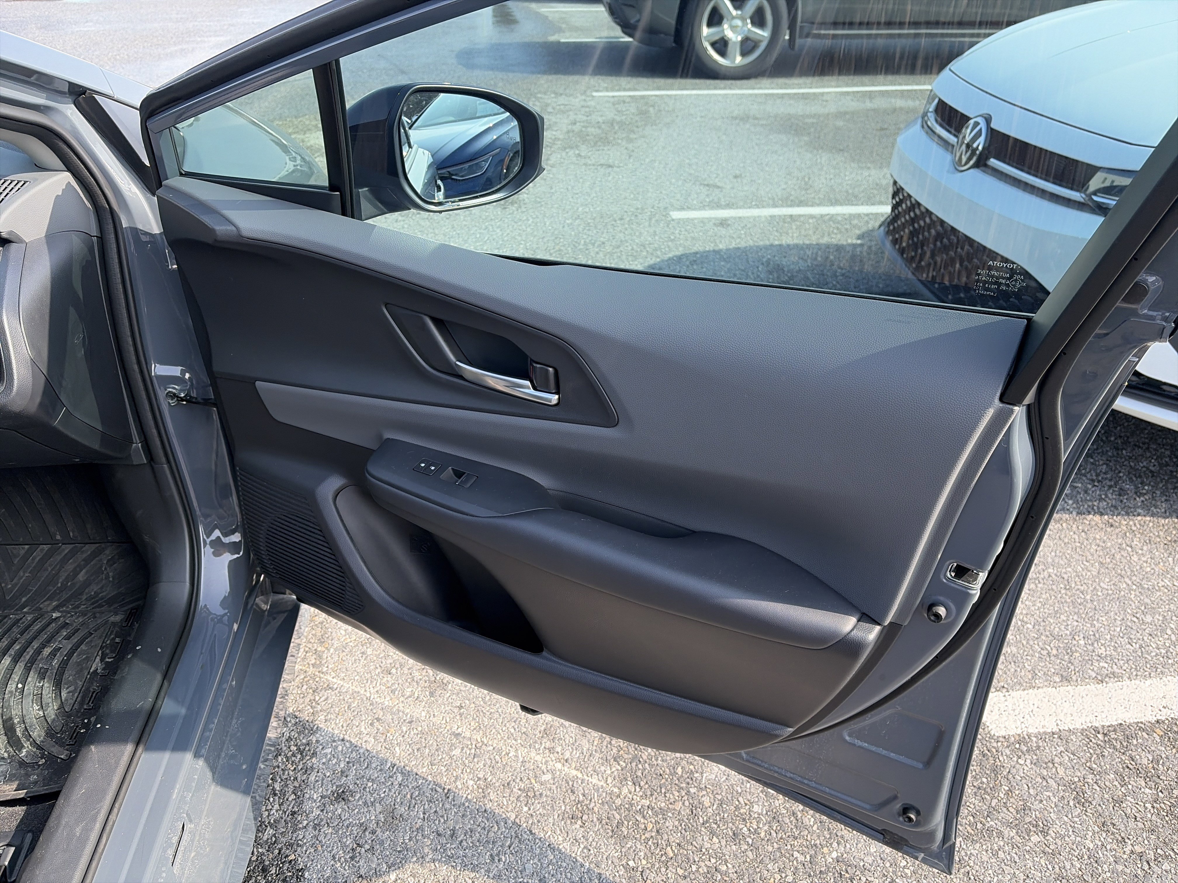 Used 2026 Toyota Prius Limited w/ Limited Premium Package image 21