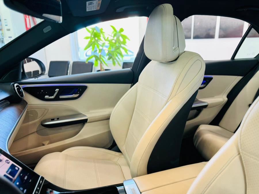 Used 2025 Mercedes-Benz C 300 4MATIC Sedan image 16