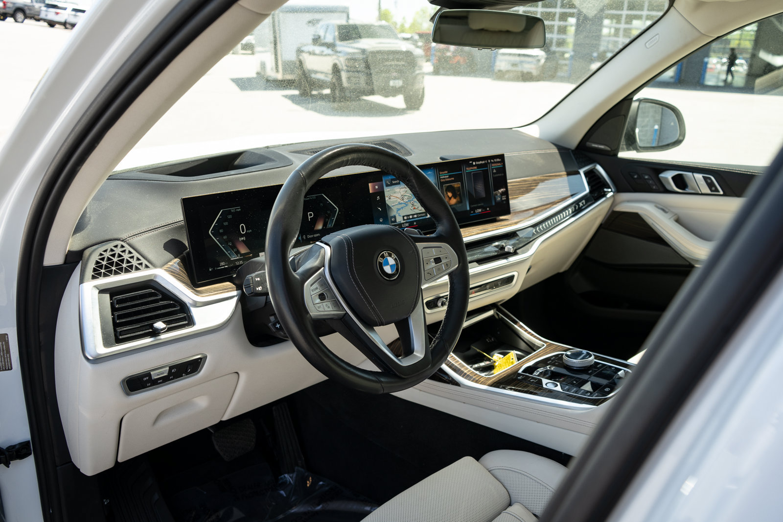 Used 2023 BMW X7 xDrive40i w/ Executive Package AWD/4WD image 21