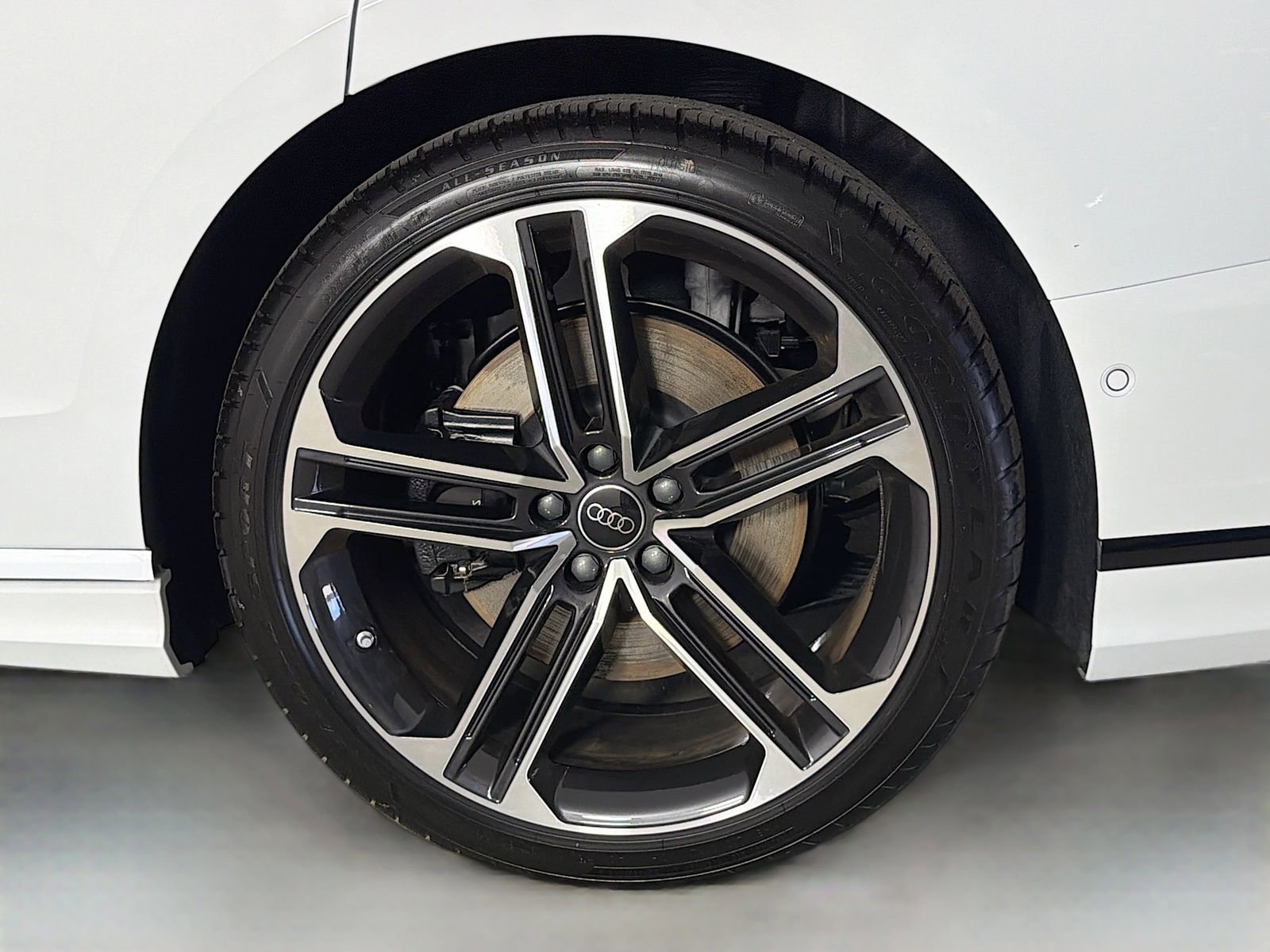 New 2026 Audi A8 L 3.0T AWD/4WD image 33