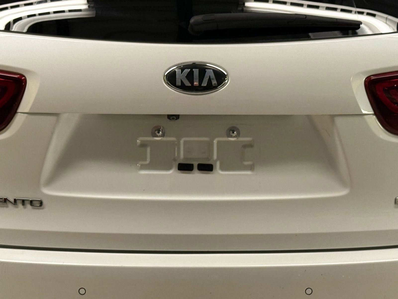 Used 2019 Kia Sorento LX w/ LX Convenience Package image 11