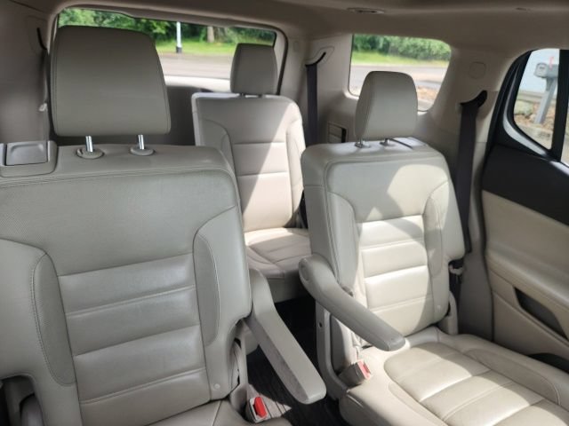 Used 2018 GMC Acadia Denali w/ Technology Package AWD/4WD image 7