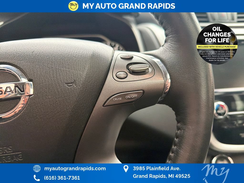 Used 2020 Nissan Murano SL w/ Moonroof Package AWD/4WD image 16