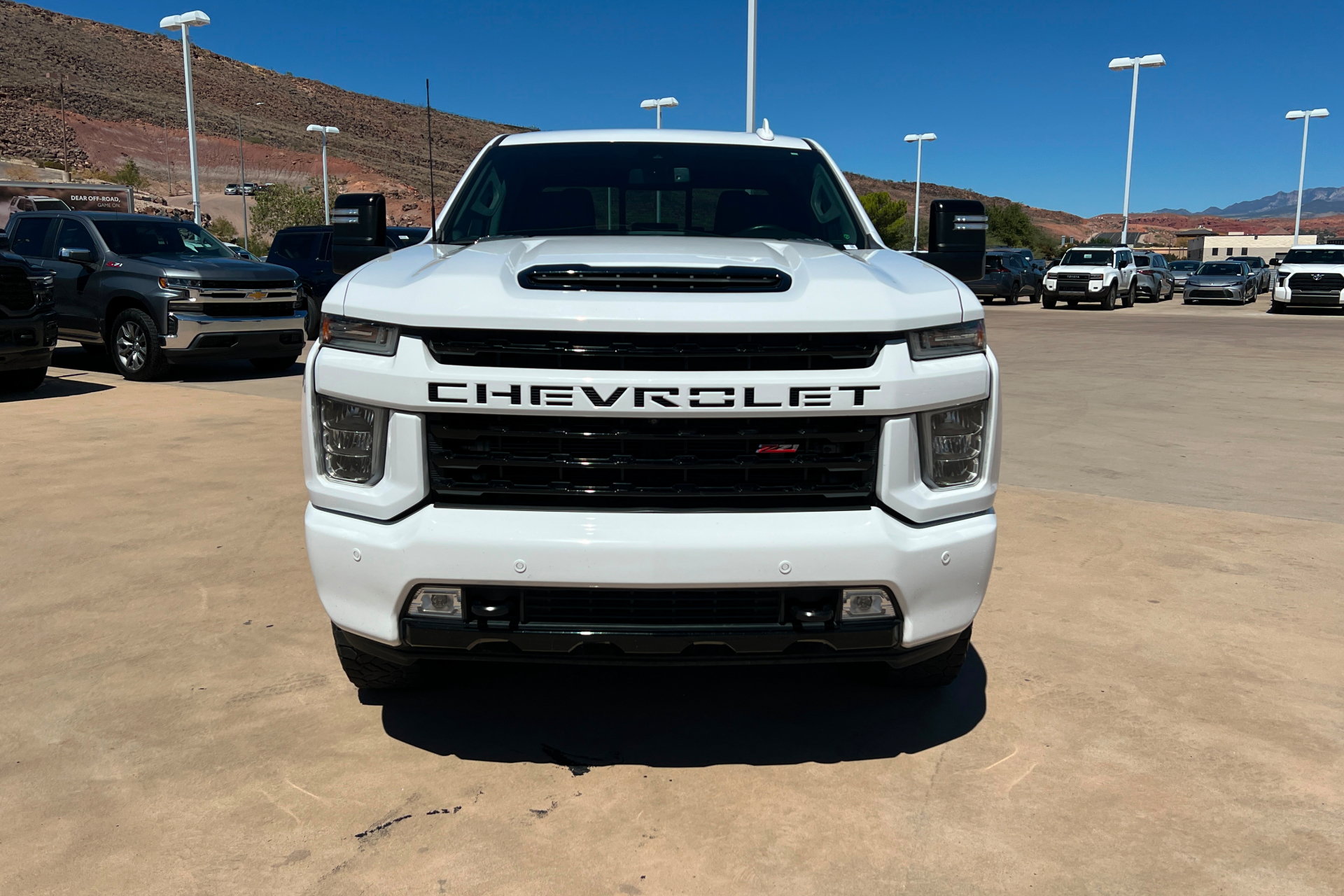 Used 2022 Chevrolet Silverado 2500 LTZ w/ LTZ Plus Package AWD/4WD image 9