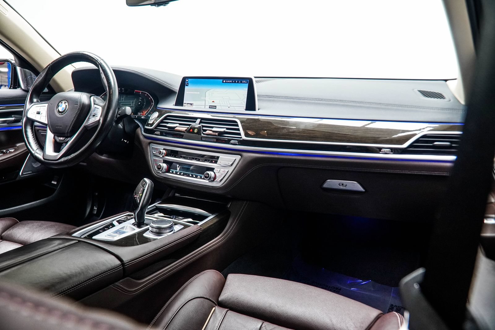 Used 2022 BMW 750i xDrive w/ Luxury Rear Seating Package AWD/4WD image 19