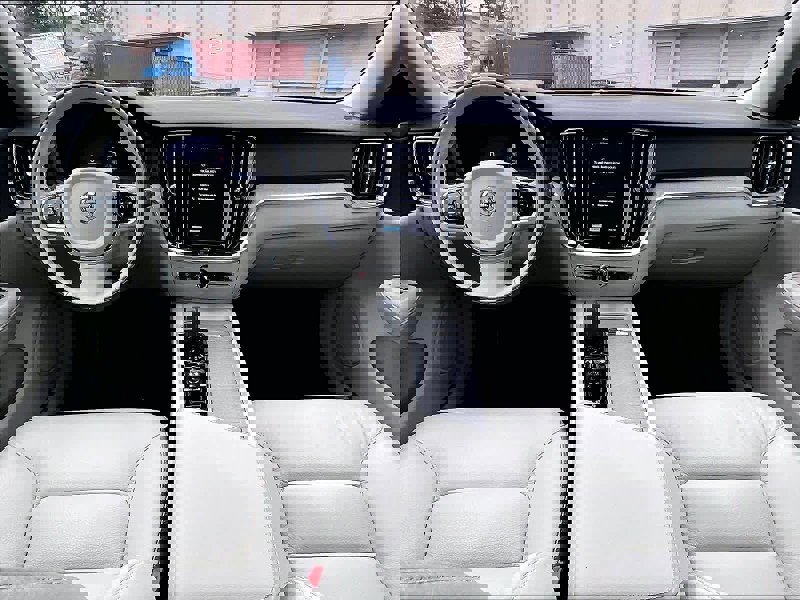 Used 2025 Volvo V60 B5 Cross Country Plus image 18