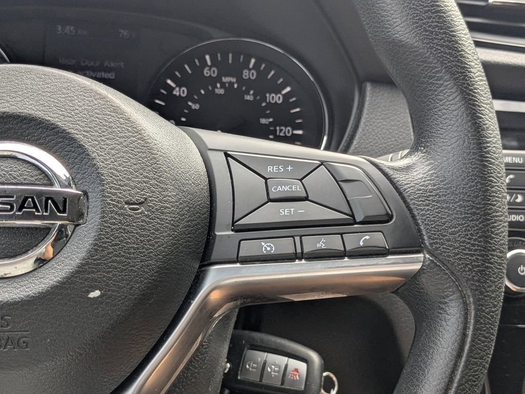 Used 2020 Nissan Rogue S image 25