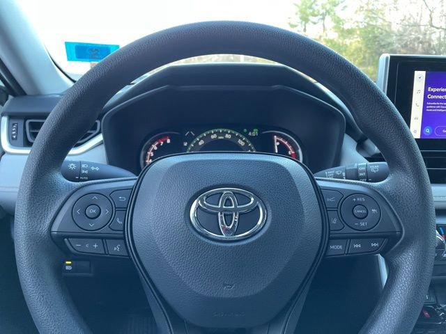 Used 2025 Toyota RAV4 XLE image 18