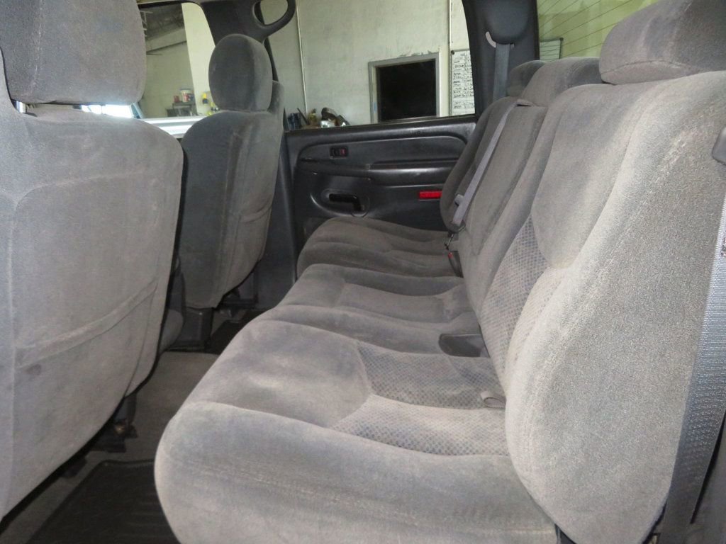 Used 2004 Chevrolet Silverado 2500 LS w/ Skid Plate Package AWD/4WD image 23