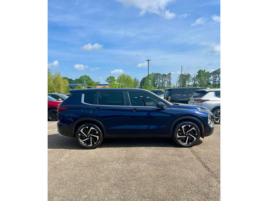 Used 2022 Mitsubishi Outlander SE FWD image 17