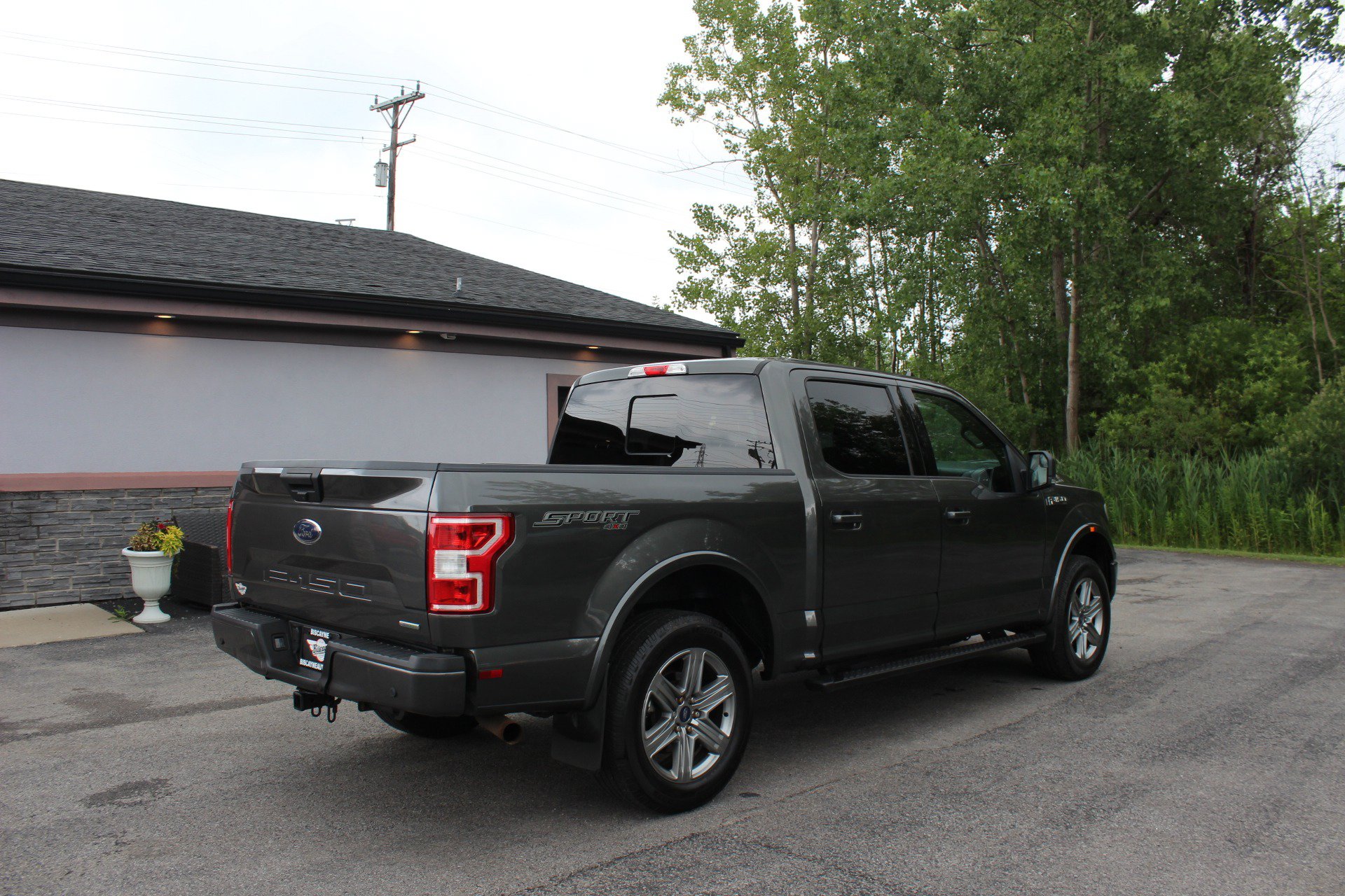 Used 2018 Ford F150 XLT w/ Equipment Group 302A Luxury AWD/4WD image 4