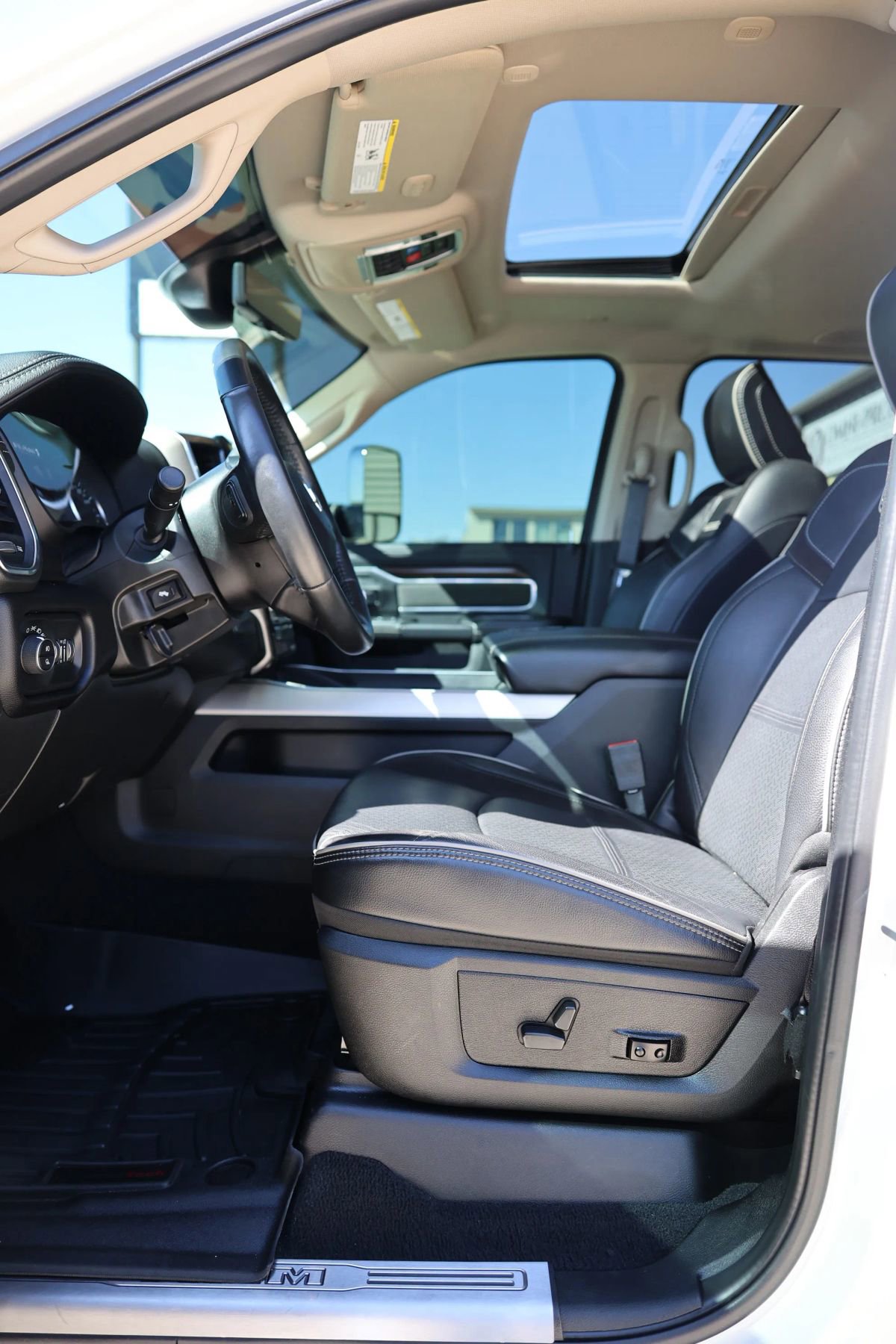 Used 2022 RAM 2500 Laramie image 39