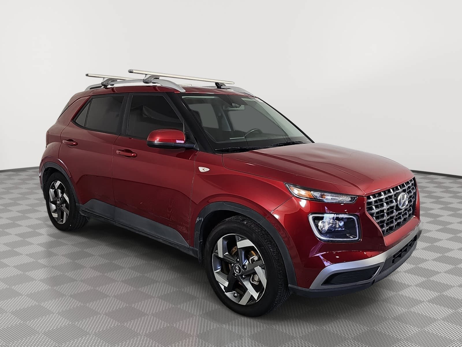 Used 2024 Hyundai Venue Limited FWD image 2