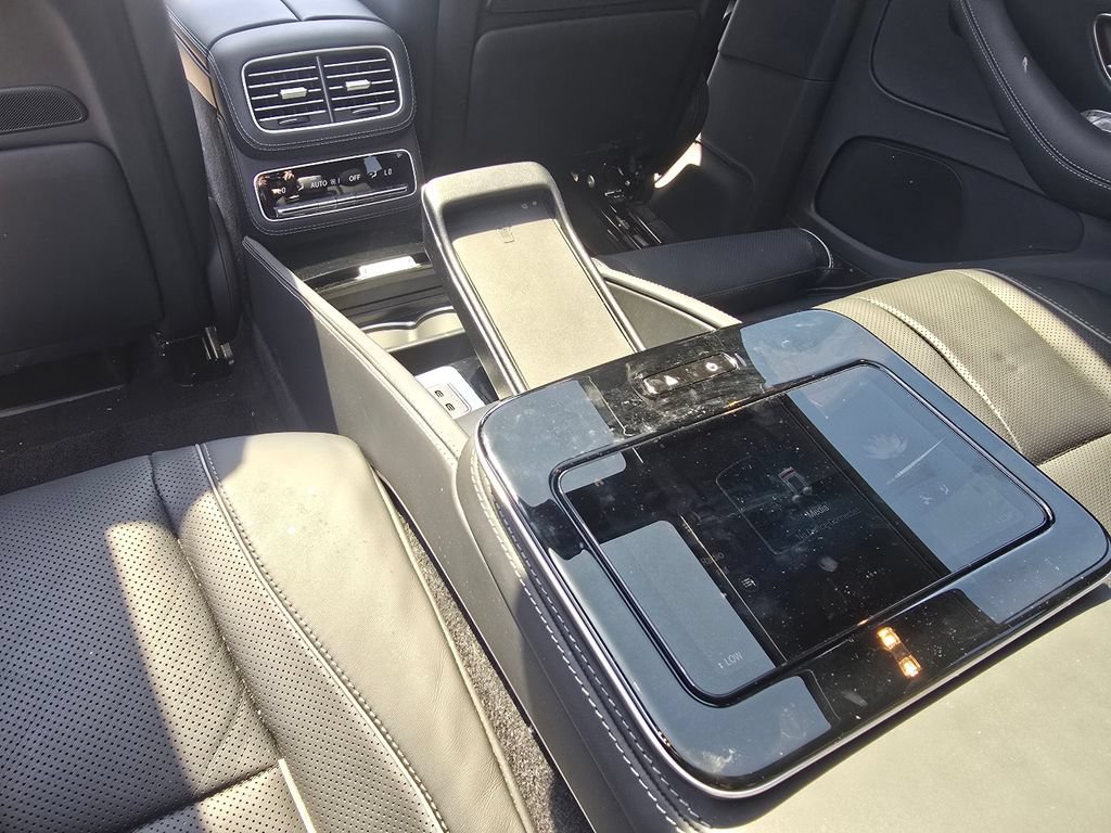 Used 2023 Mercedes-Benz Maybach GLS 600 4MATIC image 25