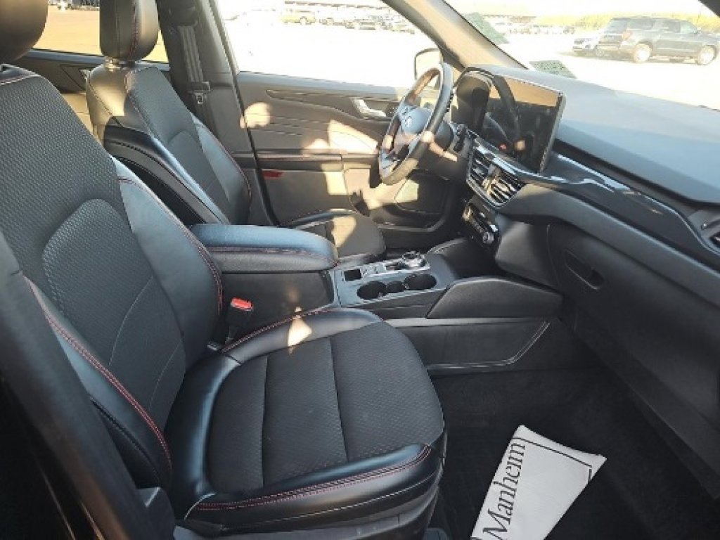 Used 2023 Ford Escape ST-Line w/ Tech Pack #1 image 11