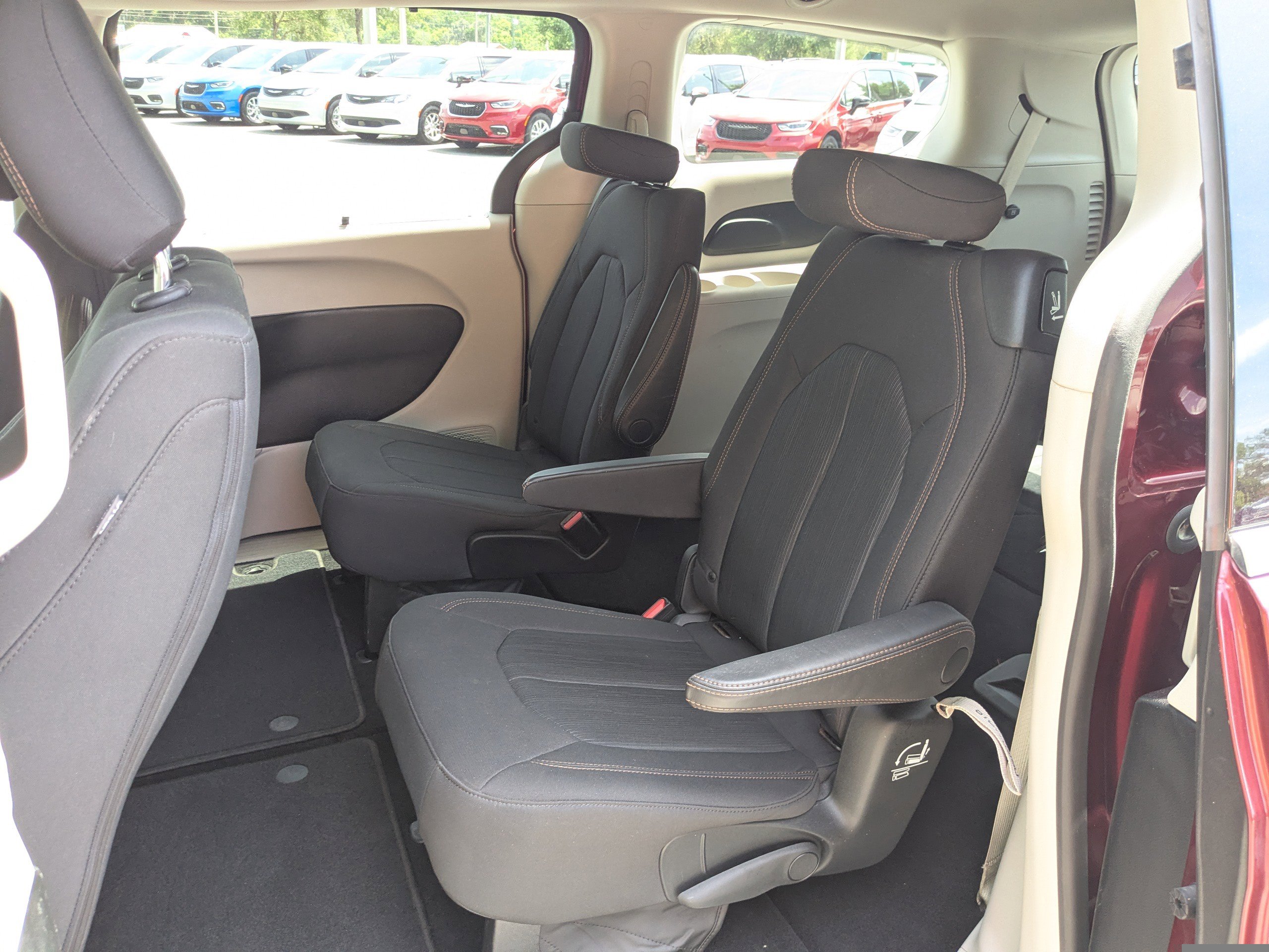 Certified 2019 Chrysler Pacifica Touring Plus w/ Advanced Safetytec Group FWD image 13