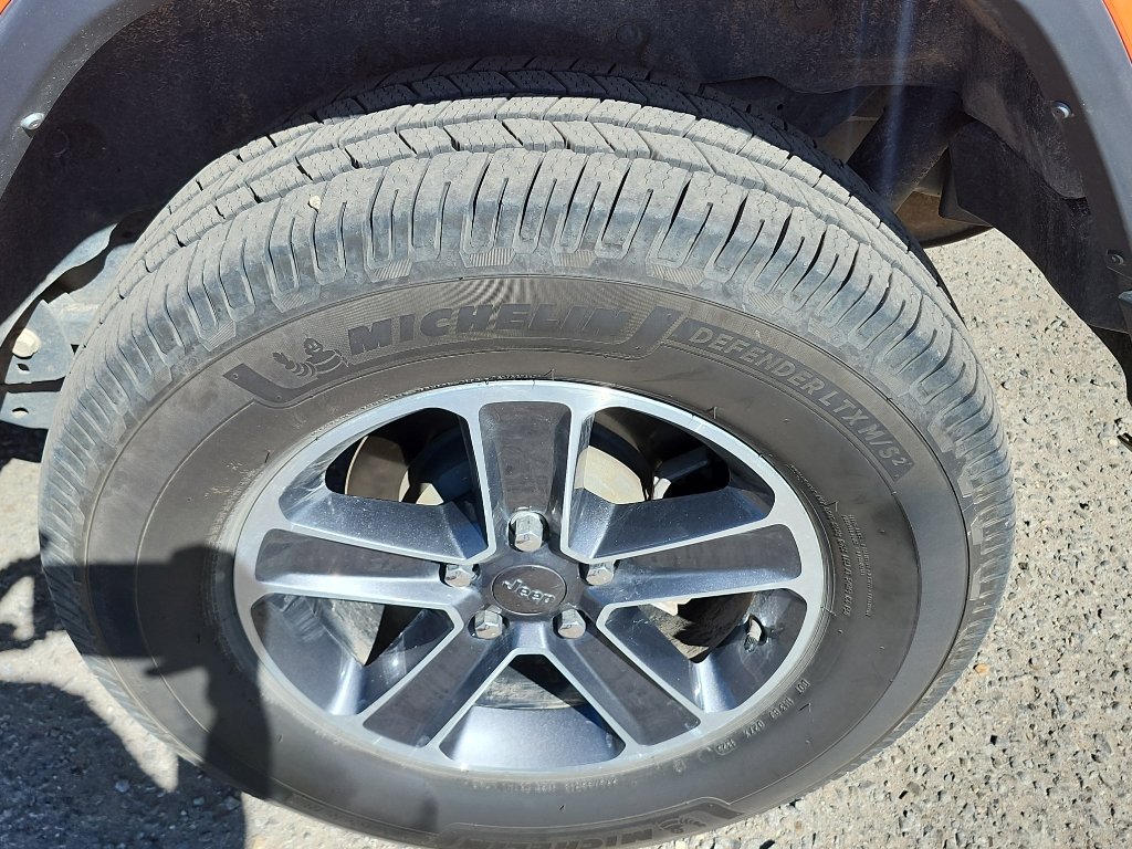 Used 2023 Jeep Wrangler Sahara image 11